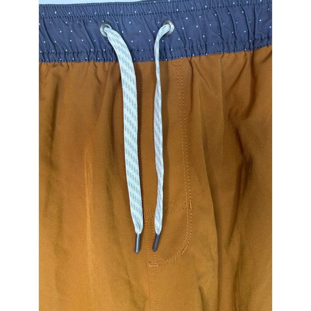 Vuori Banks Shorts Mens XXL Burnt Orange Recycled Athletic Lined Gym Training